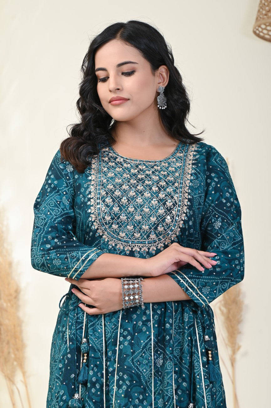 Green Flared Long Anarkali Kurta-1100001