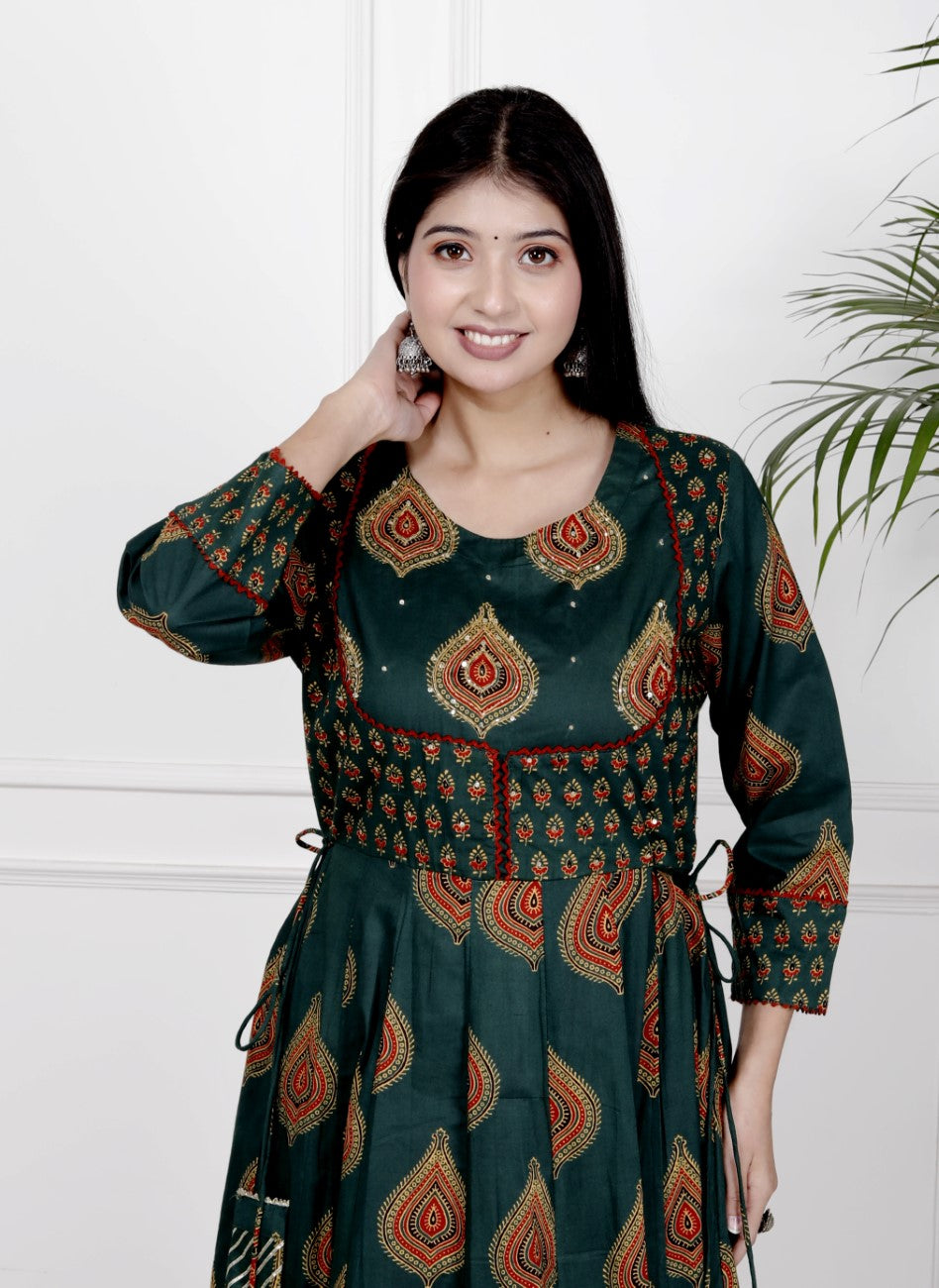 Green Flared Long Anarkali Kurta-1100031