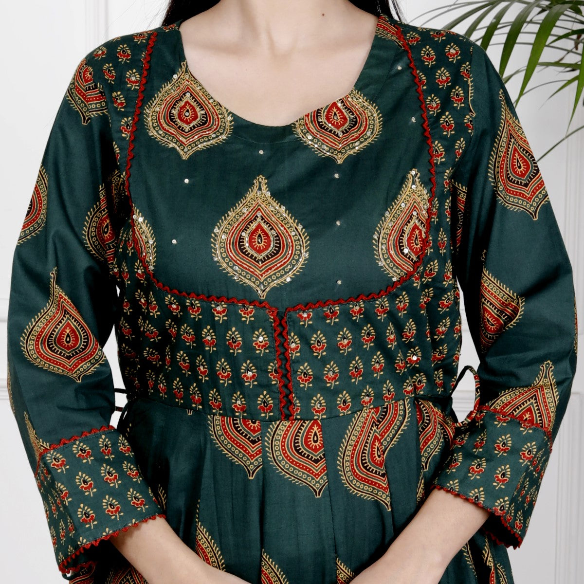 Green Flared Long Anarkali Kurta-1100031