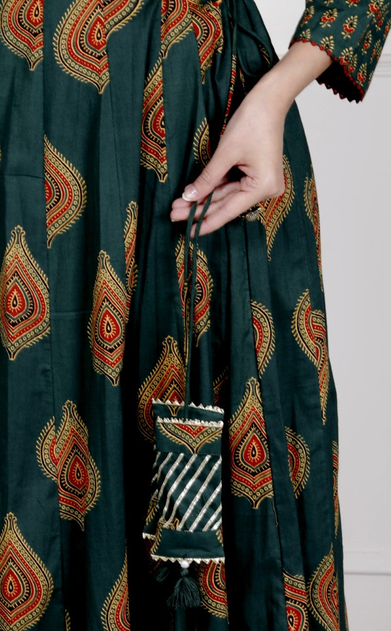 Green Flared Long Anarkali Kurta-1100031
