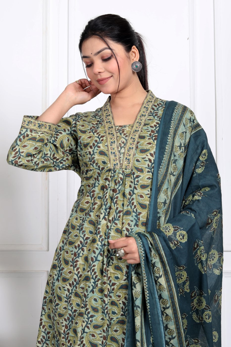 Green Cotton Kurta Pant Set with Dupatta-800029