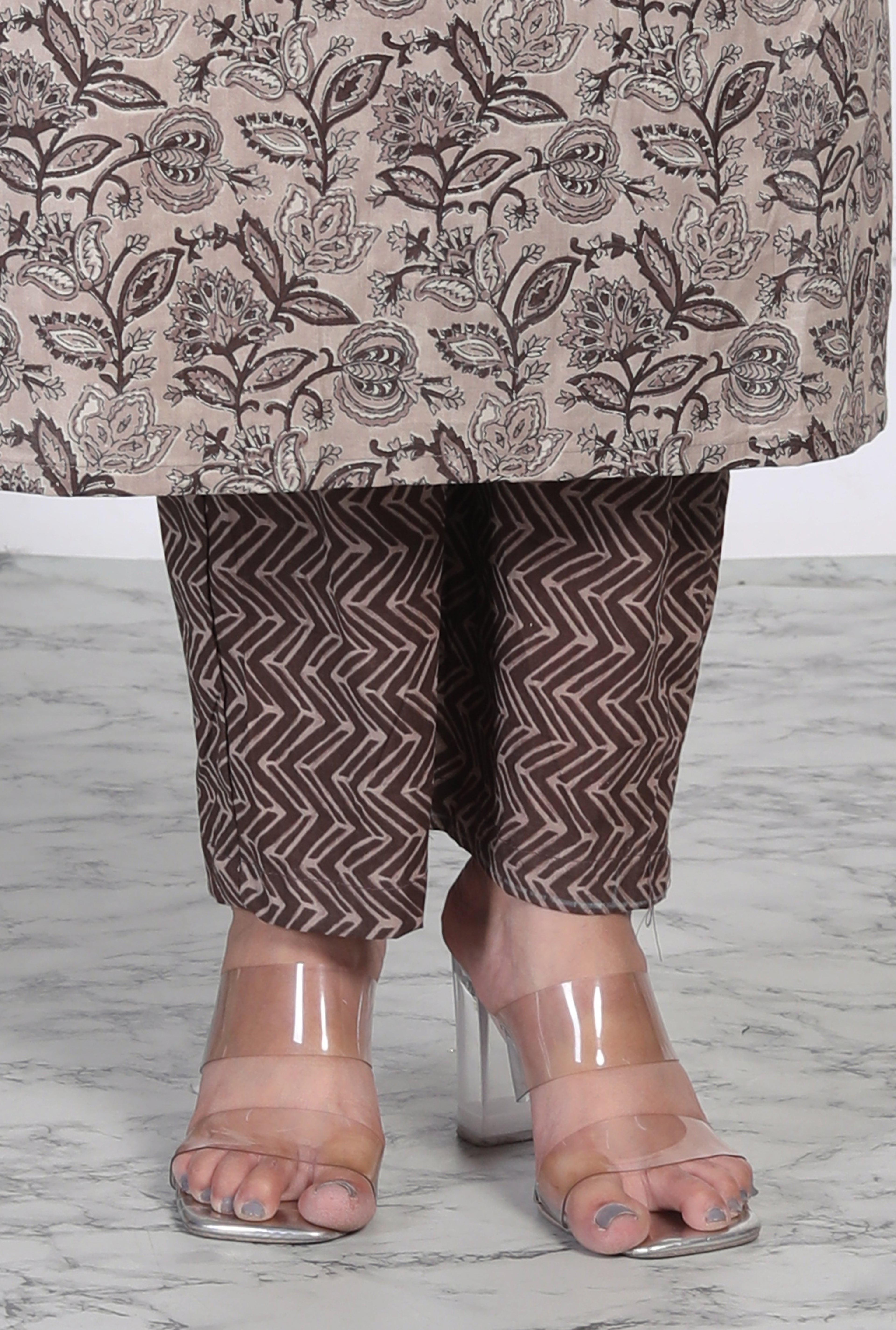 Brown Cotton Kurta Pant Set with Dupatta-800054