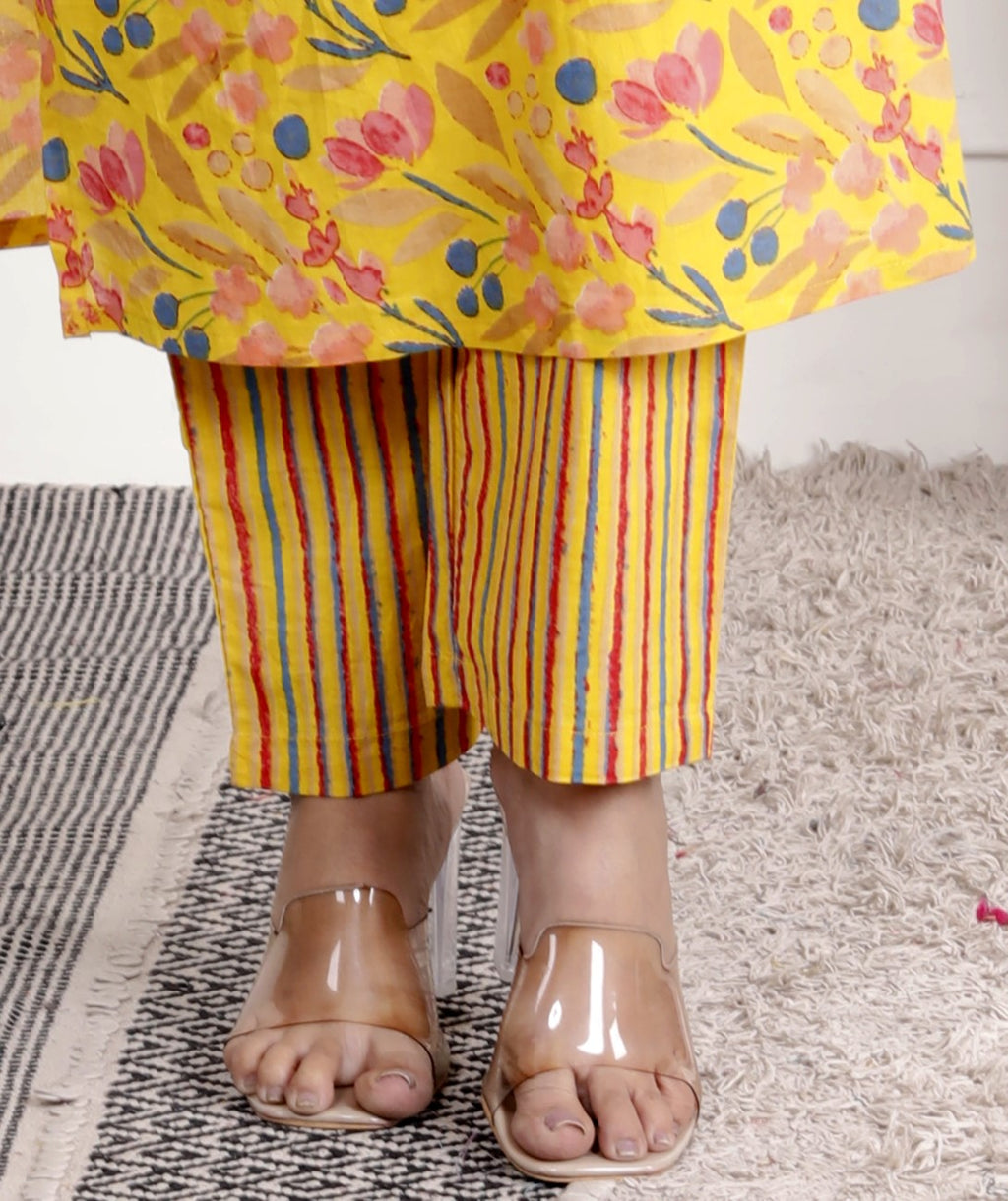 Yellow Cotton Kurta Pant Set with Dupatta-800078