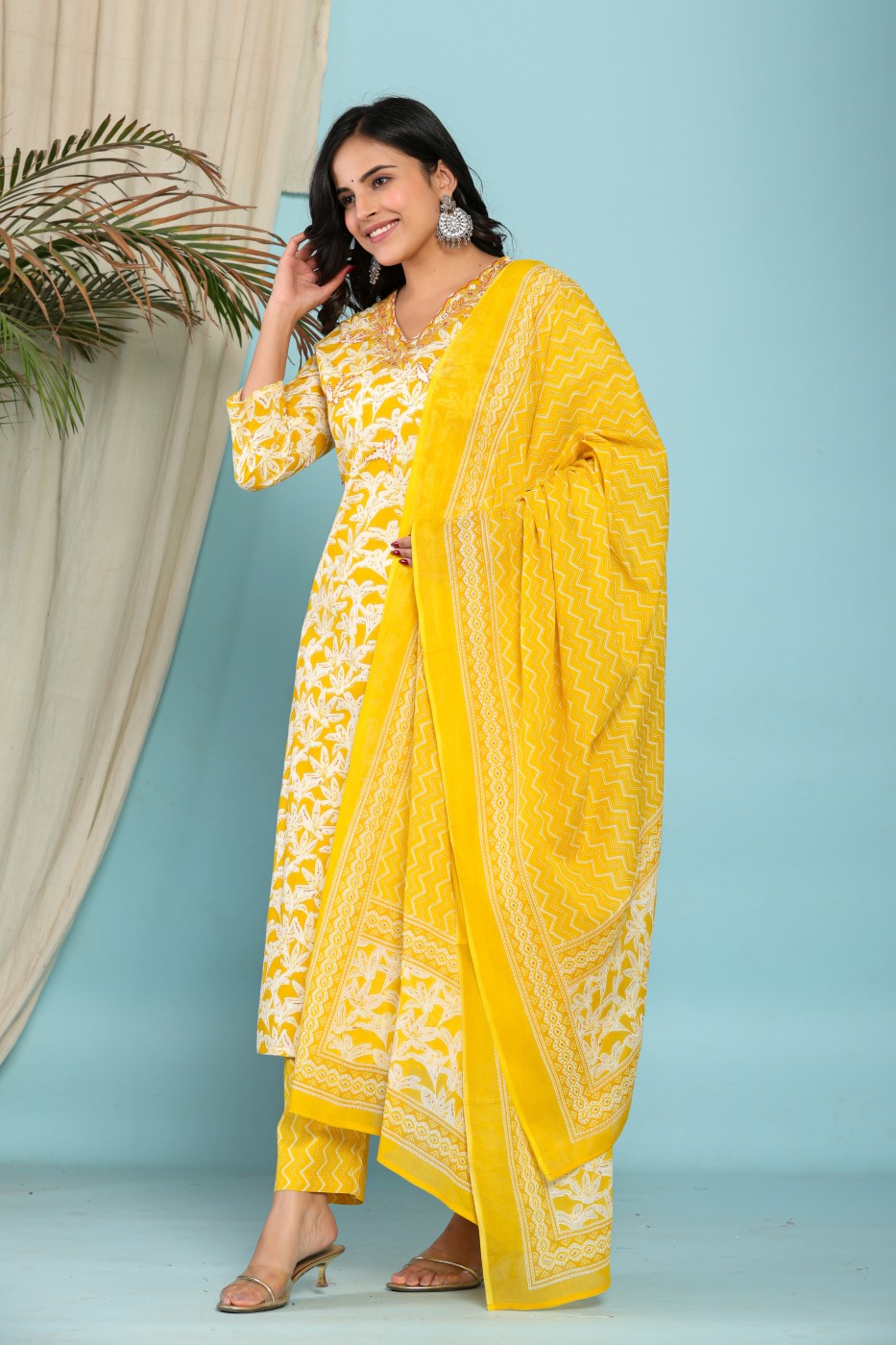 Yellow Cotton Kurta Pant Set with Dupatta-800126