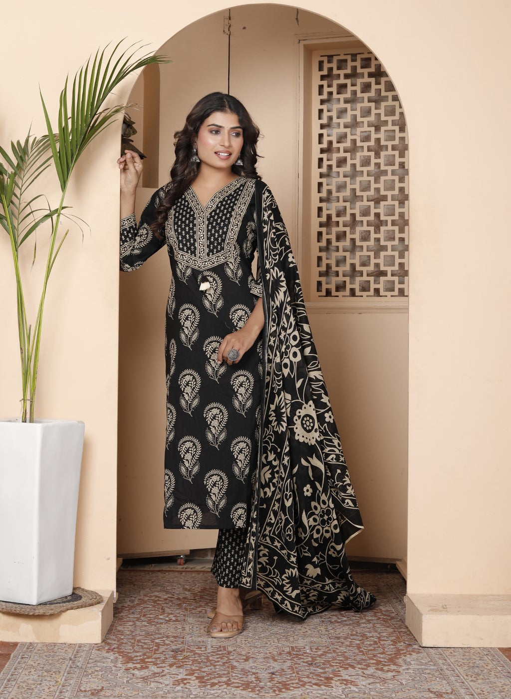Black Cotton Kurta Pant Set with Dupatta-800187