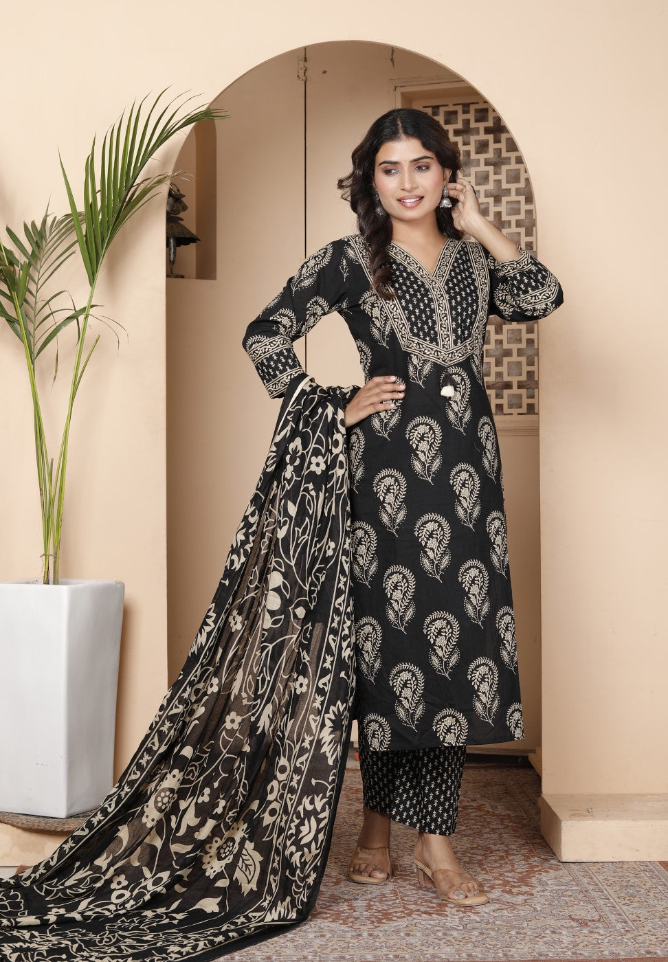 Black Cotton Kurta Pant Set with Dupatta-800187