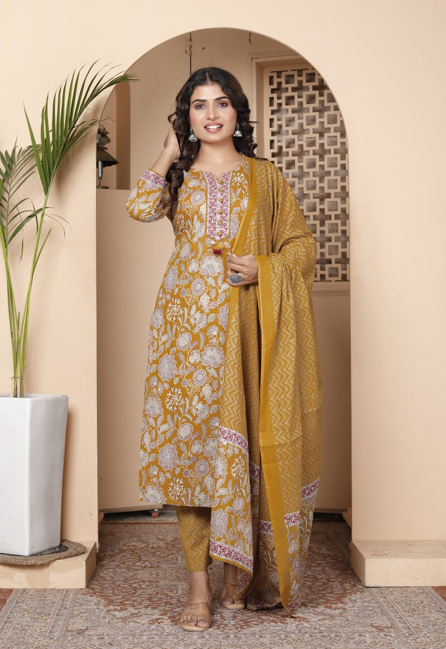 Yellow Cotton Kurta Pant Set with Dupatta-800188